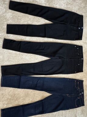 3 for $90. Gap high rise True Skinny Sz 4/27 Long. Like new. 2 black 1 blue